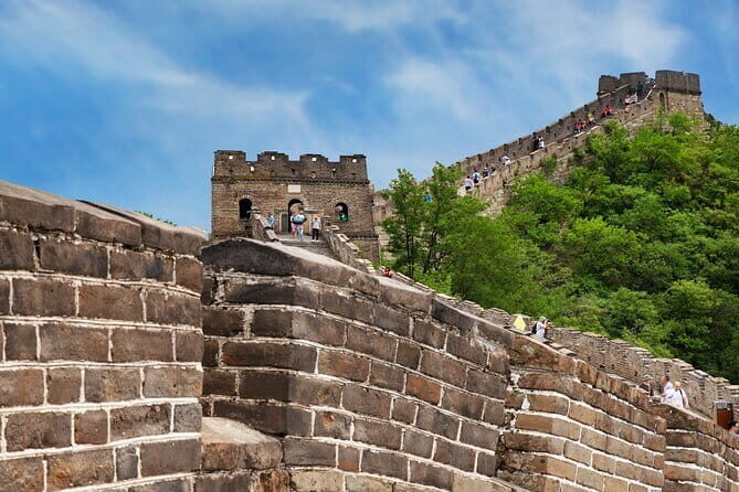 BusDa:Mutianyu Great Wall Bus Tour 8/9/10AM - Transportation, Timing, and Group Size