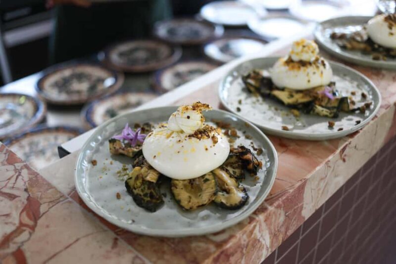 Byron Bay: Cocktails & Long Lunch 3hr Cruise Set Menu - An Introduction to the Experience