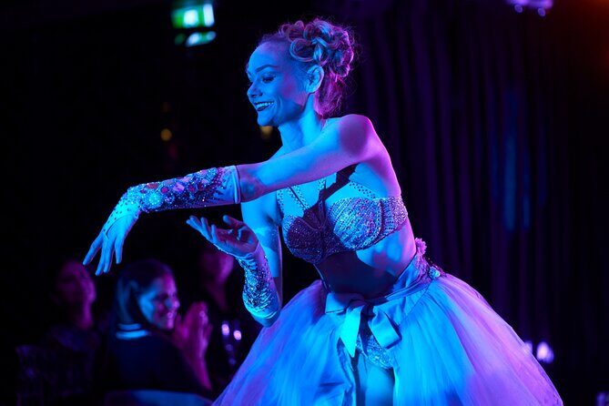 Cabaret Dinner Show at the Honeycomb Club - Key Points
