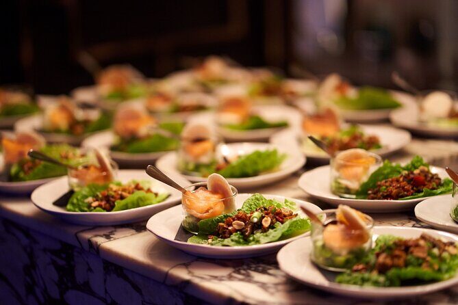 Cabaret Dinner Show at the Honeycomb Club - Practical Tips for Visitors