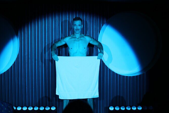 Cabaret Dinner Show at the Honeycomb Club - Who Should Consider This Experience?