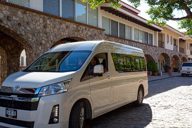Cabo Airport Transportation - Who Is This Service Best Suited For?
