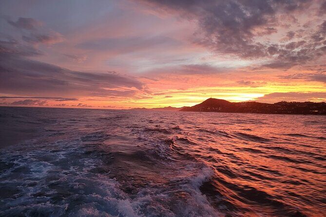 Cabo Arch Sunset Private Yacht Tour plus Dinner and Drinks - FAQs