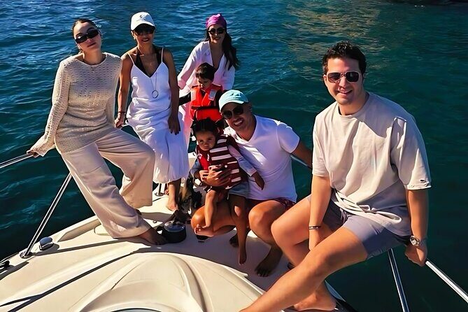 Cabo Private Yacht Cruise to El Arco with Snorkeling Adventure - Key Points