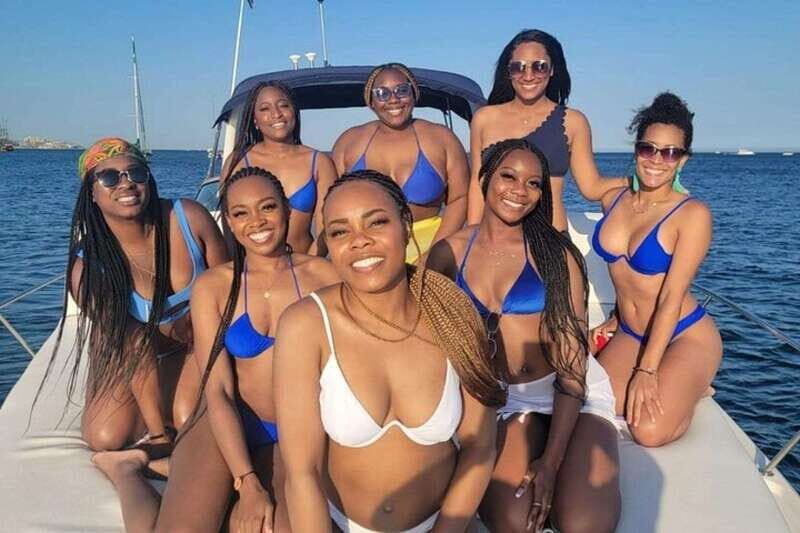 Cabo: Private Yacht Tour, Water Activities, Lunch & Drinks - What Makes This Cabo Yacht Tour Stand Out?