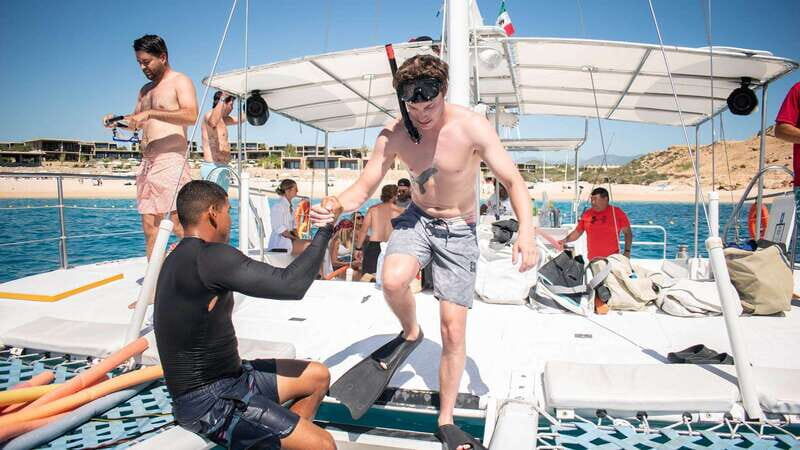Cabo San Lucas: 4-Hour Snorkeling Cruise with Open Bar - Food, Drinks, and Atmosphere