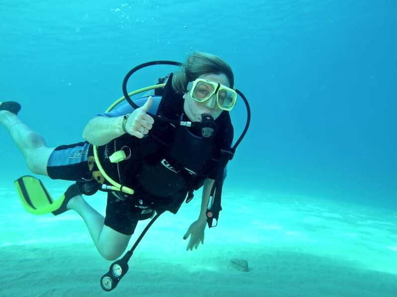 Cabo San Lucas: Beginners Diving Experience w/ Water & Snack - The Role of the Guides