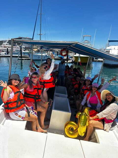 Cabo San Lucas: boat tour around the peninsula and stay at the beach - FAQ