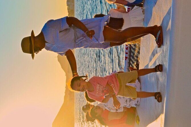 Cabo San Lucas Sunset Cruise with Unlimitted Drinks - An In-Depth Look at the Experience