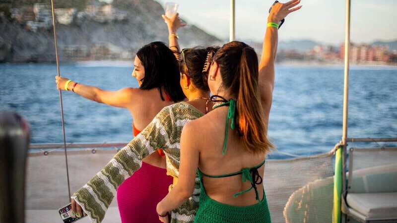 Cabo San Lucas: Sunset Party Cruise with Open Bar - An Honest Look at the Cabo Sunset Party Cruise
