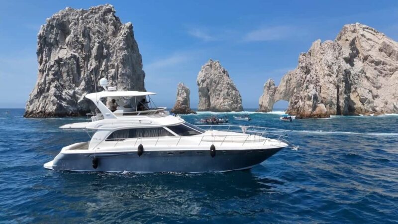 Cabo: Sunset Arch Yacht Tour - Dinner & Drinks up to 18 ppl - Key Points