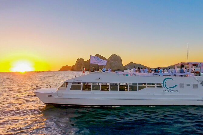 Cabo Sunset Dinner Cruise with Live Music & Open Bar on Cabo Wave - The Sum Up: Who Will Love This Cruise?