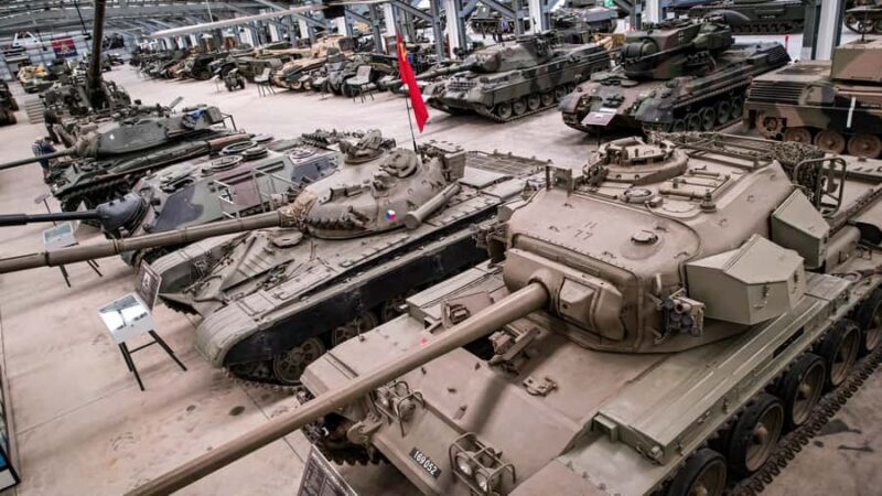 Cairns: Australian Armour & Artillery Museum with Transfers - Key Points