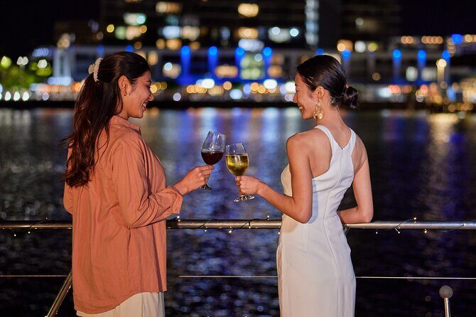 Cairns Catamaran Harbour and Dinner Cruise - Key Points