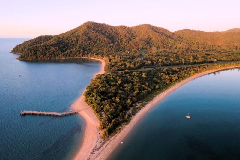 Cairns: Outer Great Barrier Reef & Dunk Island Small Group - Dunk Island — A Chance to Unplug or Explore