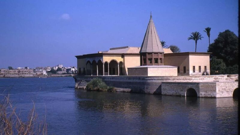 Cairo: 4 Private Day Tours of Cairo, Pyramids, & Alexandria - Exploring the Pyramids and Old Cairo