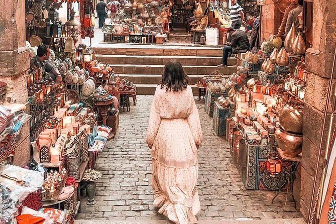 Cairo: Female-Guided Pyramids, Bazaar, and Museum Tour - Discovering Cairo’s Iconic Sights