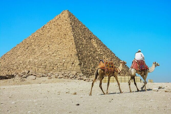 Cairo/Giza: 2-Day Pyramid, Museum, Bazaar Private Tour - Day 1: Ancient Cairo and Vibrant Markets