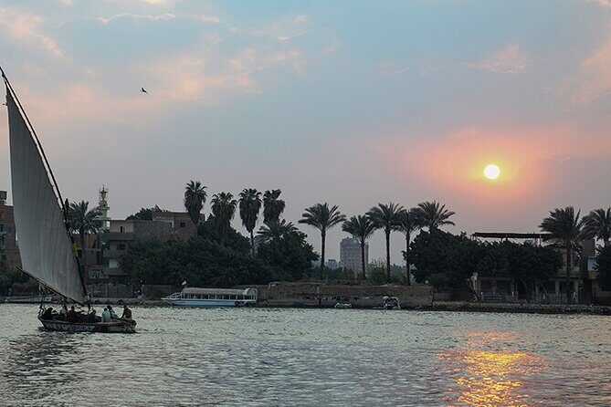 Cairo/Giza: Nile Sunset, Dinner Cruise, Show & Private Transfer - Authentic Experience? Yes, with Caveats