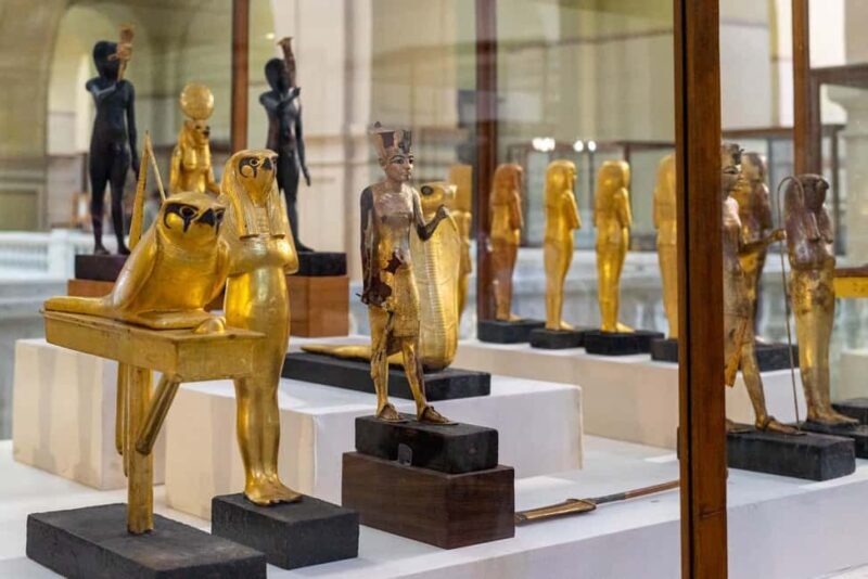 Cairo: National Museum and Egyptian Museum Tour with Lunch - Key Points