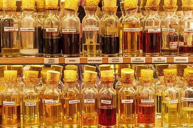 Cairo Shopping tour Private Papyrus Essential oils Bazar Cotton - Who Should Consider This Tour?