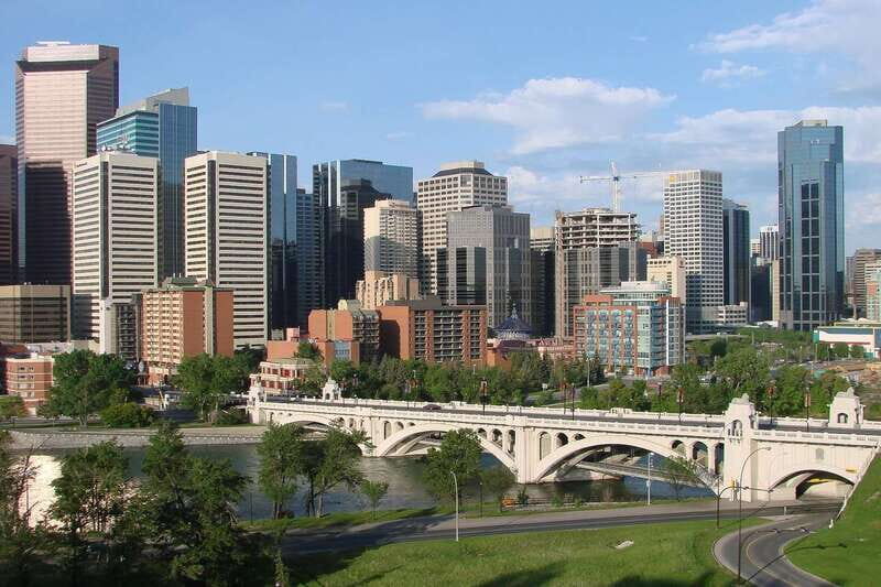 Calgary: 3.5-Hour Bus City Tour with Gasoline Alley Museum - Key Points