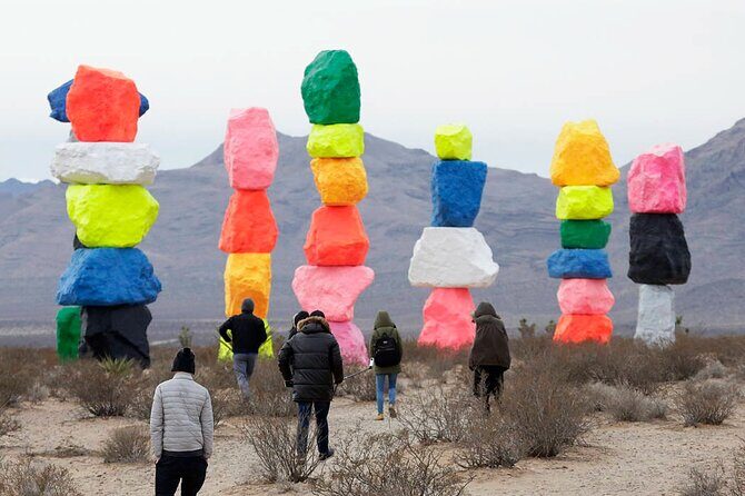 California desert, Red Rock Sign and Seven Magic Mts - FAQ