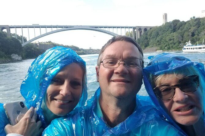 Canada/USA Incredible Wonder Tour of both sides of Niagara Falls - FAQ