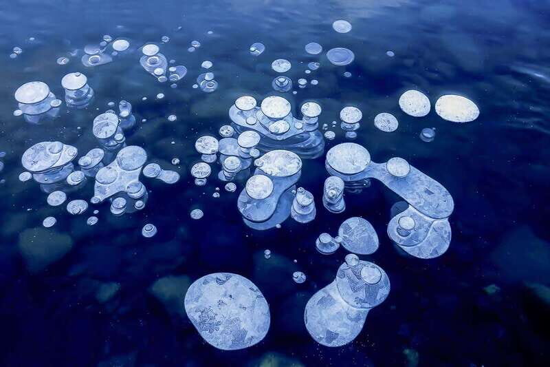 Canadian Rockies: Abraham Lake Ice Bubbles Helicopter Tour - Key Points