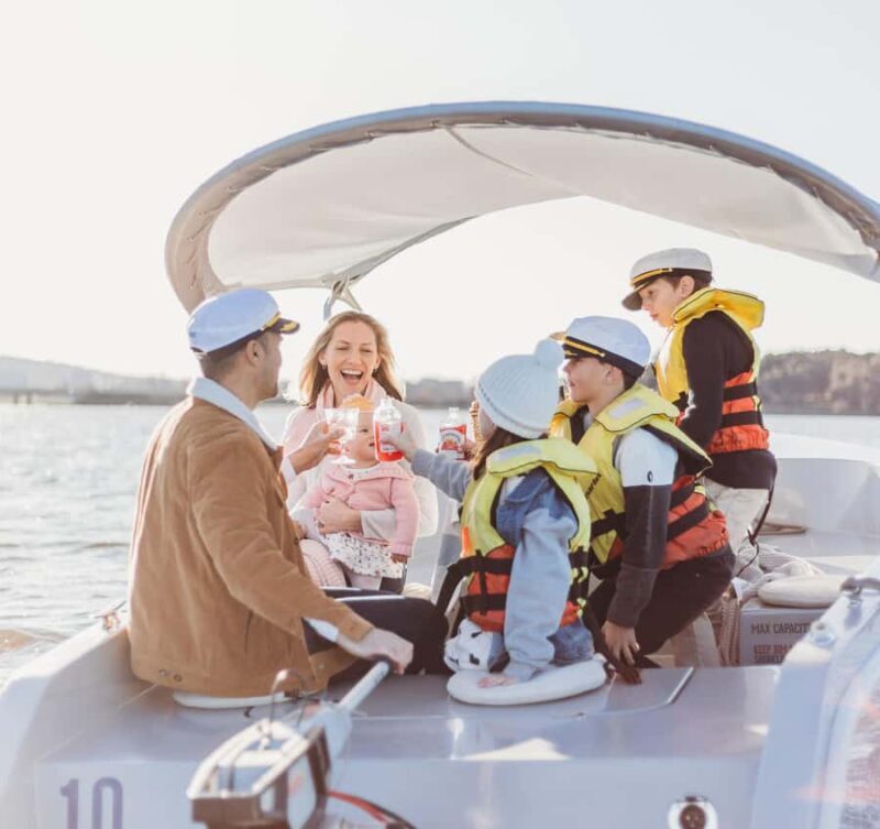 Canberra: Electric Picnic Boat Rental - The Experience in Detail