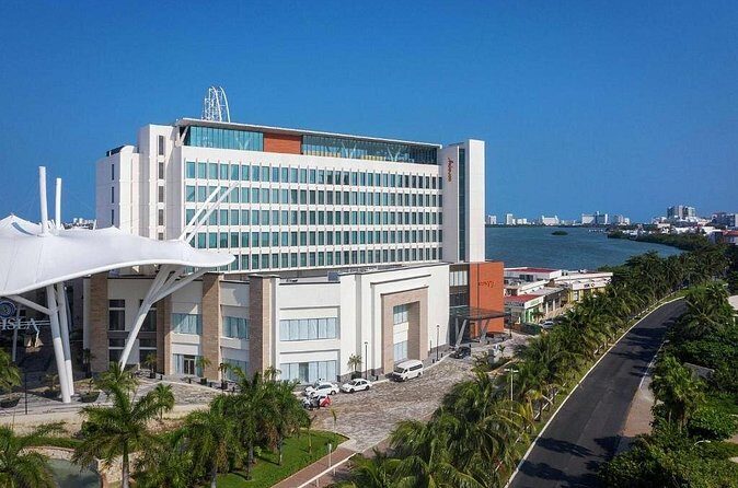 Cancun Airport and Canopy By Hilton Cancun Private Shuttle - The Sum Up: Why Consider This Shuttle?