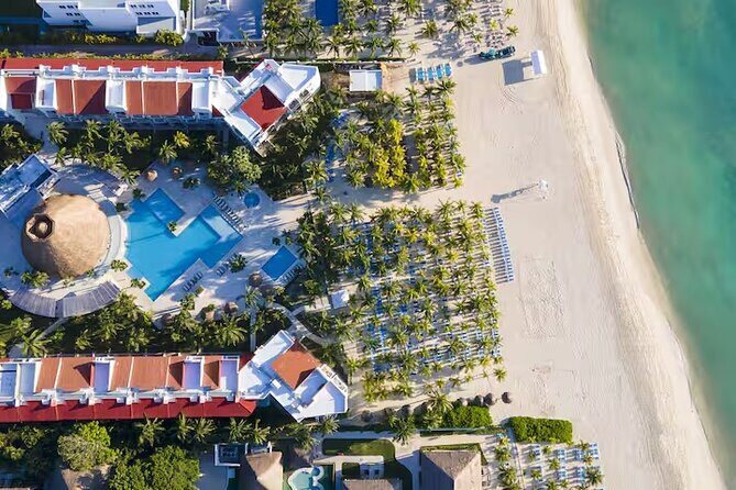 Cancun Airport and Viva Azteca by Wyndham Private Shuttle - Key Points