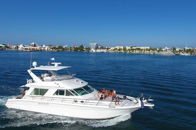Cancun Boat Tour to Isla Mujeres on Luxury Yacht with Chef -SR55C - Frequently Asked Questions