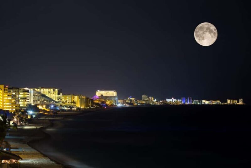 Cancún by Night: Scenic Drive Through Hotel Zone & Downtown - A Detailed Look at Cancún by Night