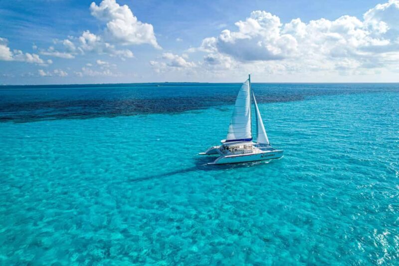 Cancun: Chichen Itza + Catamaran to Isla Mujeres combo in 2 days - Discovering the Best of Yucatán and the Caribbean in Two Days