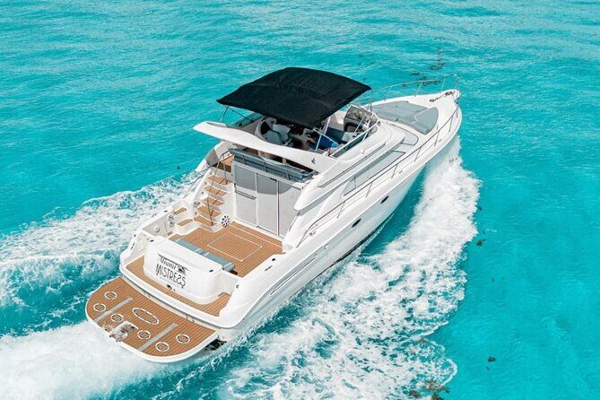 Cancun Flybridge Tour by Yacht - Key Points