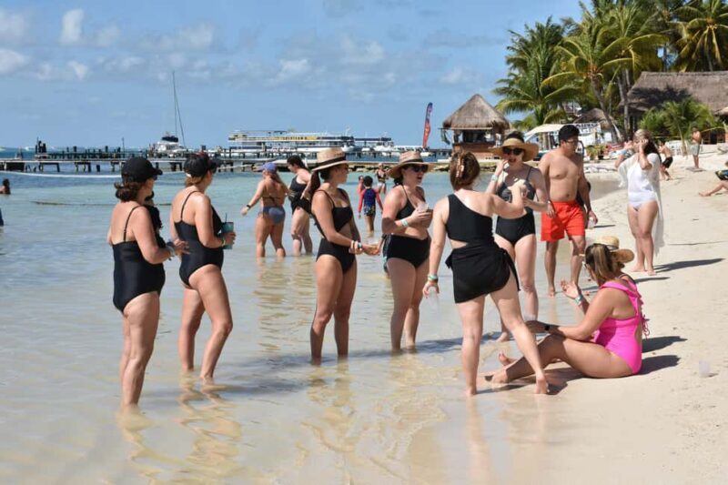 Cancun: Incredible Party on Catamaran+Open Bar-Adults Only! - Lunch and Relaxation