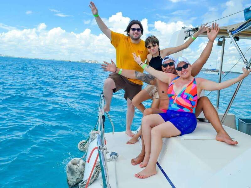 Cancun: Isla Mujeres Catamaran Tour with Open Bar of Drinks - Key Points
