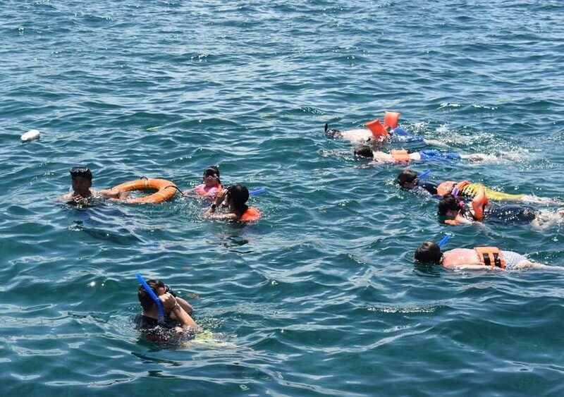 Cancun: Isla Mujeres Only Adults Catamaran, drinks & snorkel - FAQ