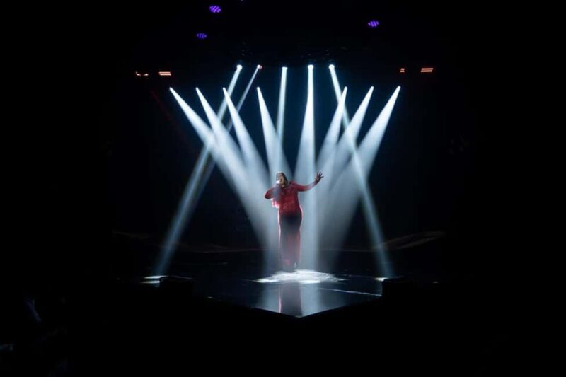 Cancun: Myst Euphoria Show with live musical hits, Friday 10:30 pm - Key Points