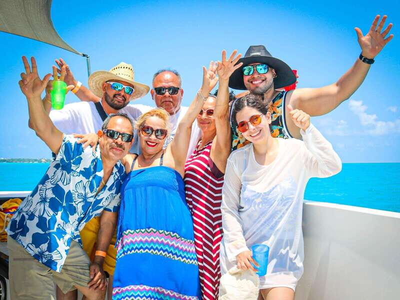 Cancún Private Catamaran with Snorkel and Open Bar - FAQ
