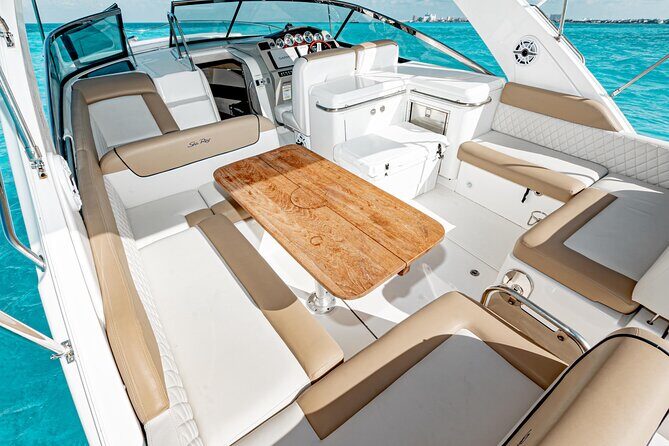 Cancun Private Luxury 37ft Yacht for 12 people - The Price and Value