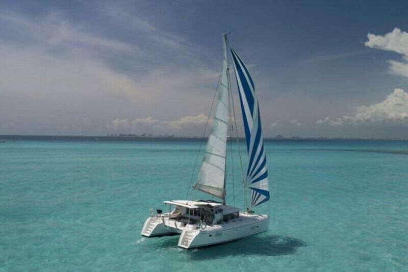 Cancun: Private Luxury Catamaran to Isla Mujeres - Key Points