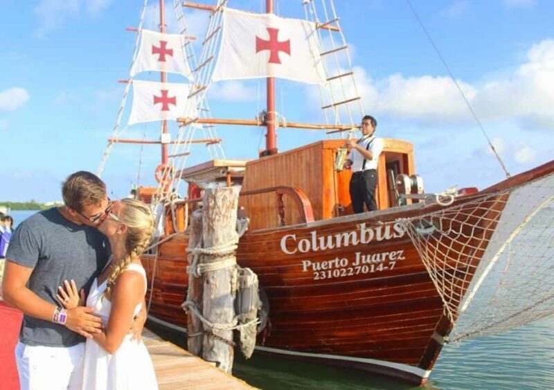 Cancun: Romantic evening in galleon with dinner and open bar - What Makes This Tour Stand Out