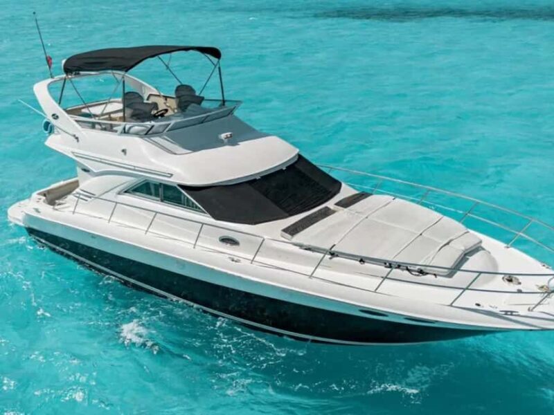 Cancún: Sea Ray F43 yacht rental to Isla Mujeres - An Authentic Look at the Itinerary