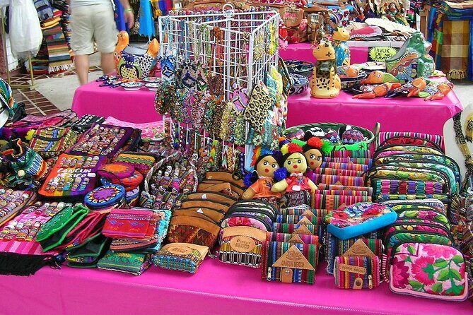 Cancun Shopping Private Guided Tour & City Sightseeing - What to Expect from This Cancun Shopping & Sightseeing Tour