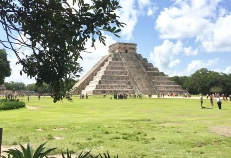 Cancun: Sightseeing Walking Tour With a Local Guide - An Engaging Introduction to Cancun’s Hidden Corners