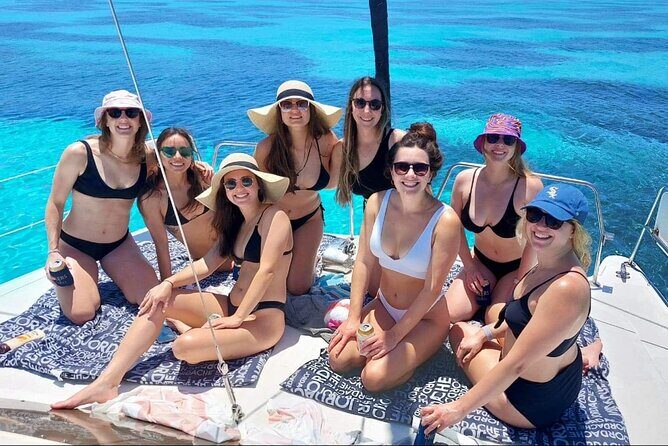 Cancun to Isla Mujeres Private Catamaran Cruising Snorkeling Fun! - FAQ