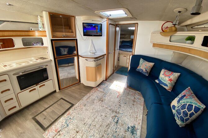 Cancun yachts rental BEATIFUL YACHT 46FT, 15 PAX MAX 25P6 - FAQs