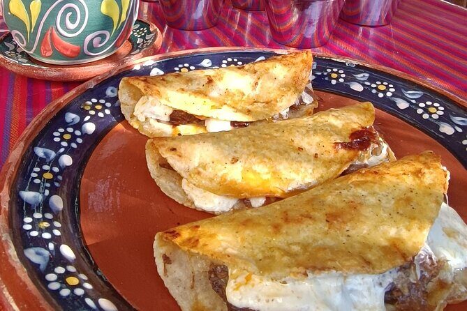 Cantinas Private Tour - All incluided - Authentic Flavors and Local Atmosphere